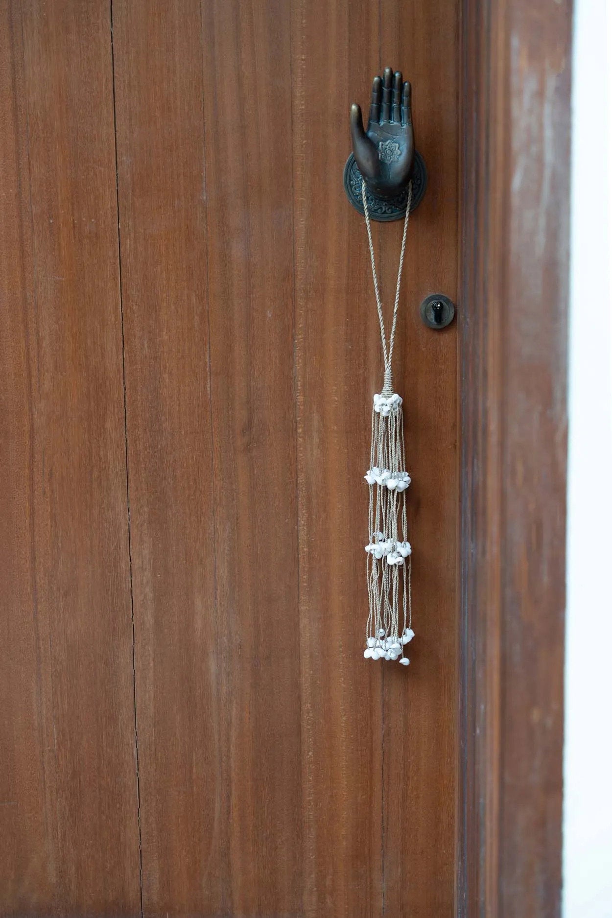The Long Shell Tassel, White — 4