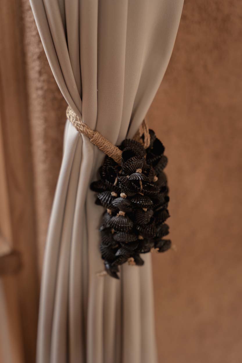 The Midnight Shell Tassel, Black — 2