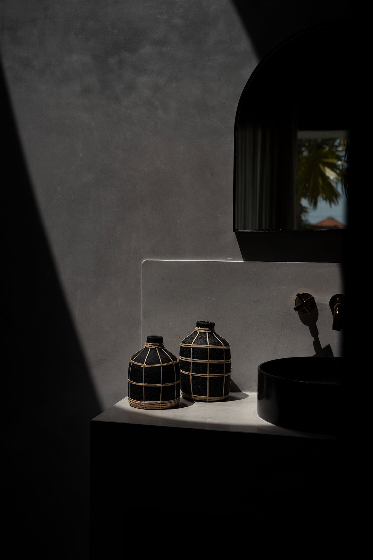 The Whoopy Vase, Black Natural, S — 2