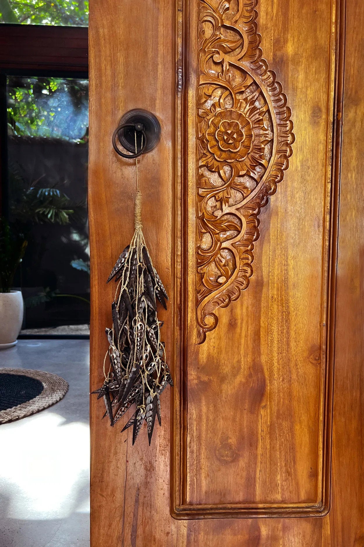 The Unicorn Shell Tassel, Brown — 4