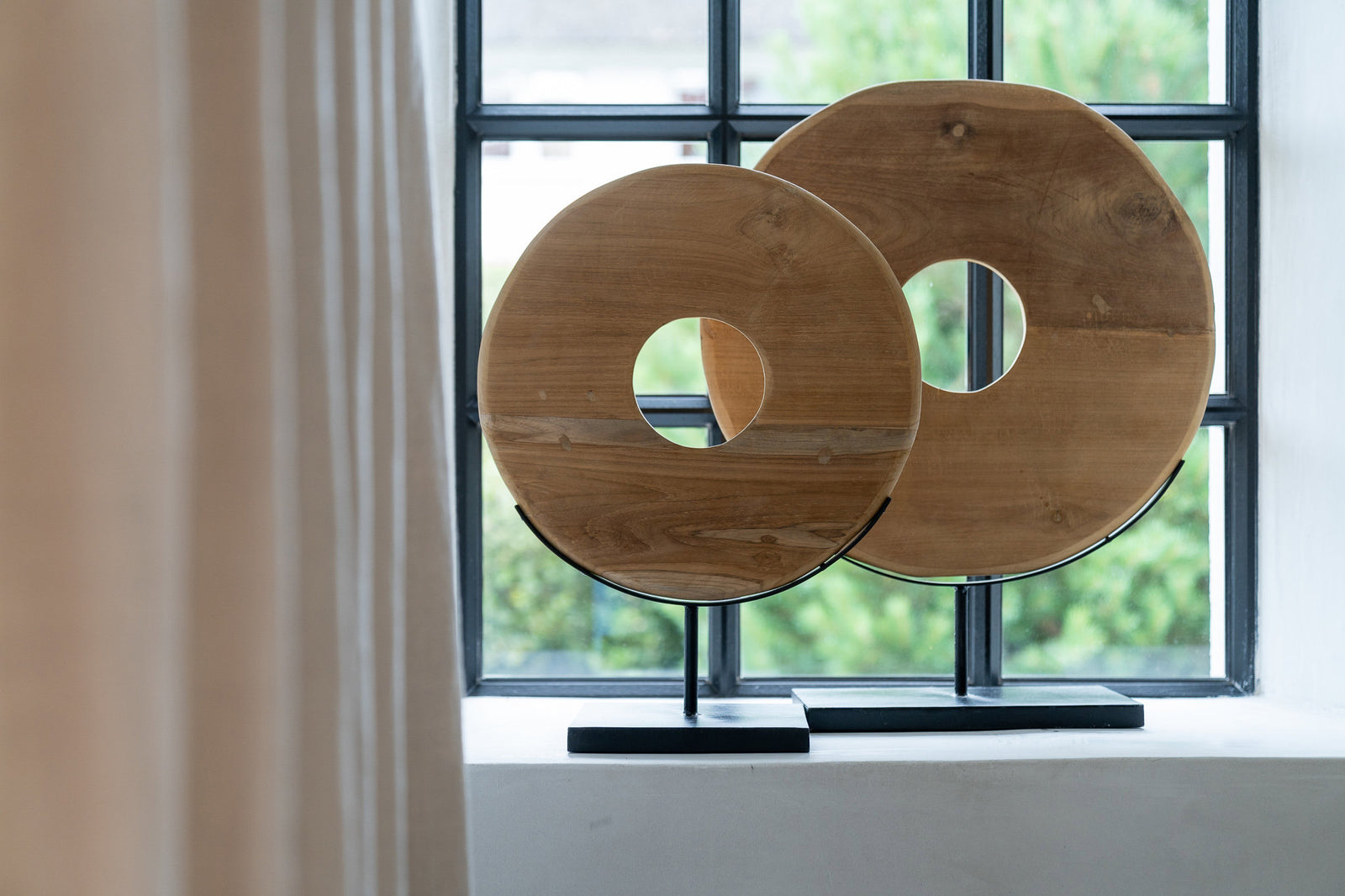 The Teak Disc on Stand, M — 4