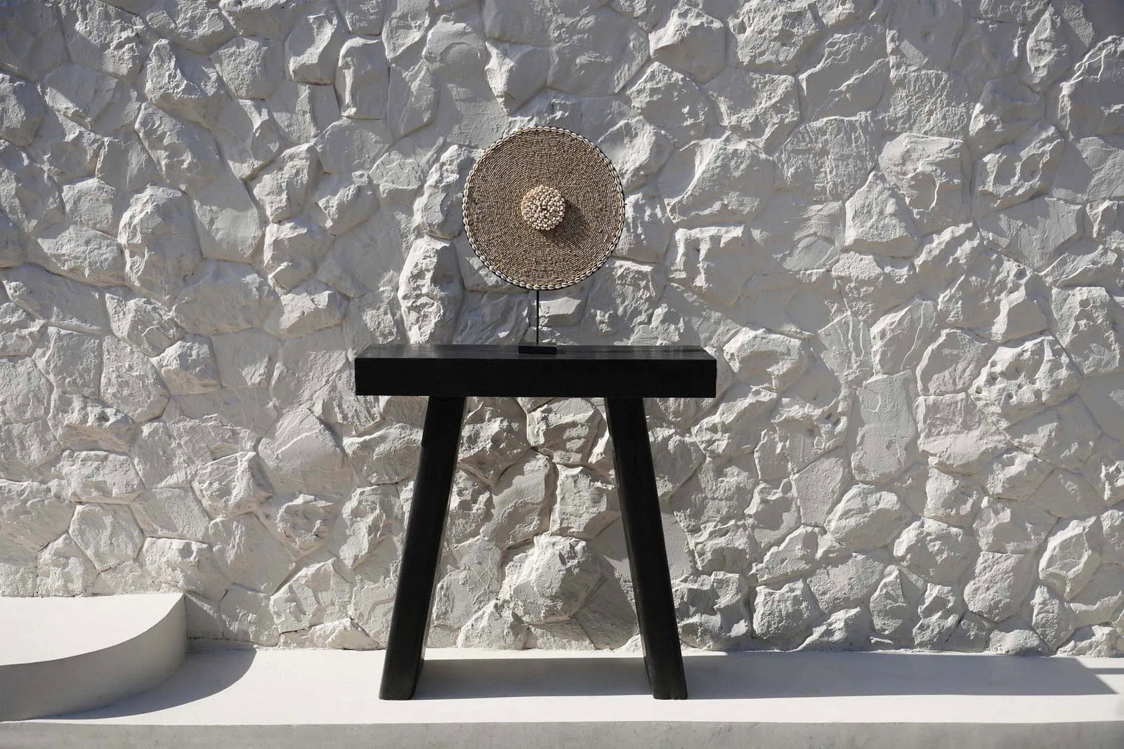 The Shell Guadeloupe on Stand, Natural White — 4