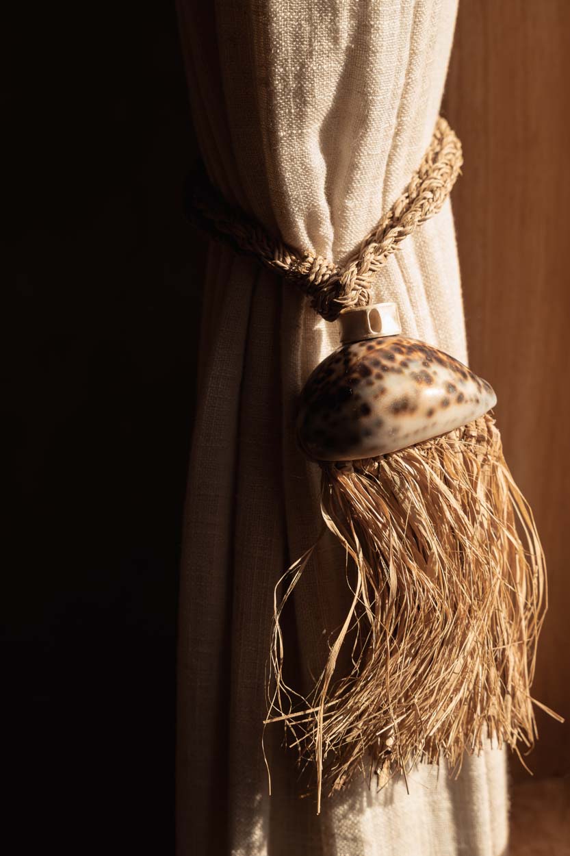 The Raffia Lupina Tassel, Natural — 4